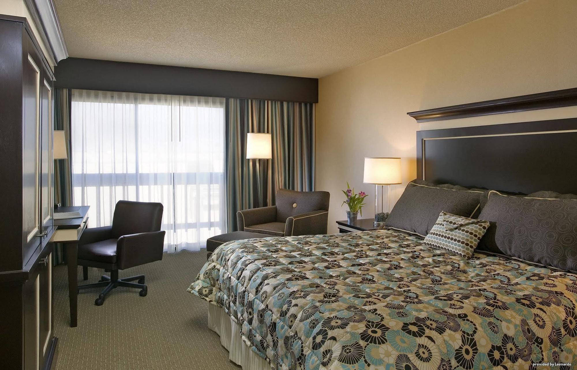 Pacifica Lighthouse Hotel Trademark Collection By Wyndham Bagian luar foto