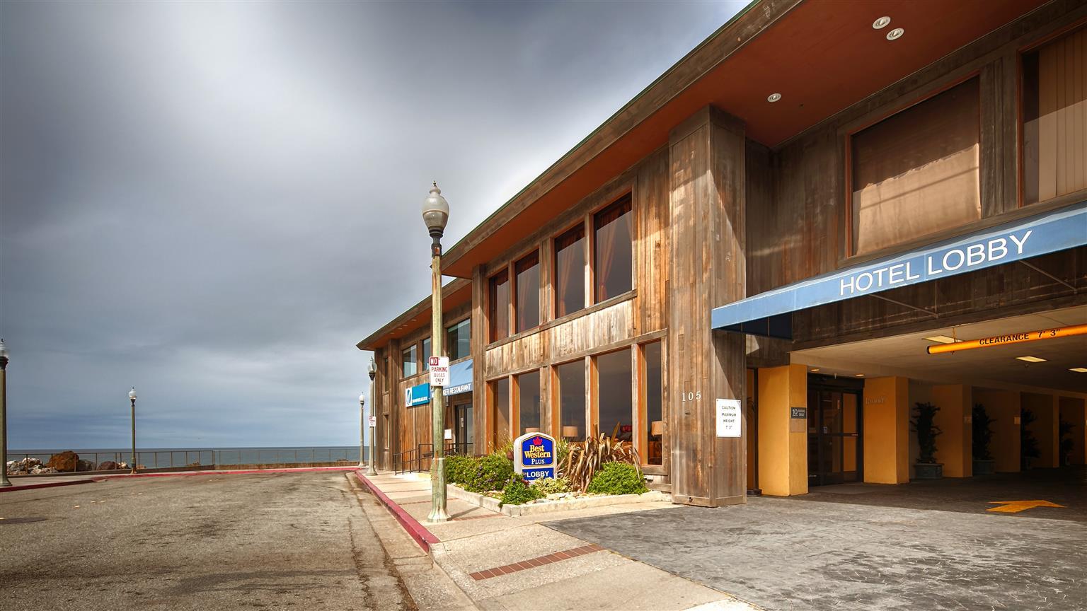 Pacifica Lighthouse Hotel Trademark Collection By Wyndham Bagian luar foto